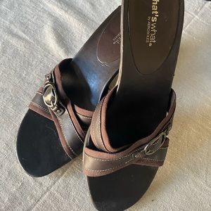 Aerosols Chocolate heels. Slightly worn with a few small imperfections.